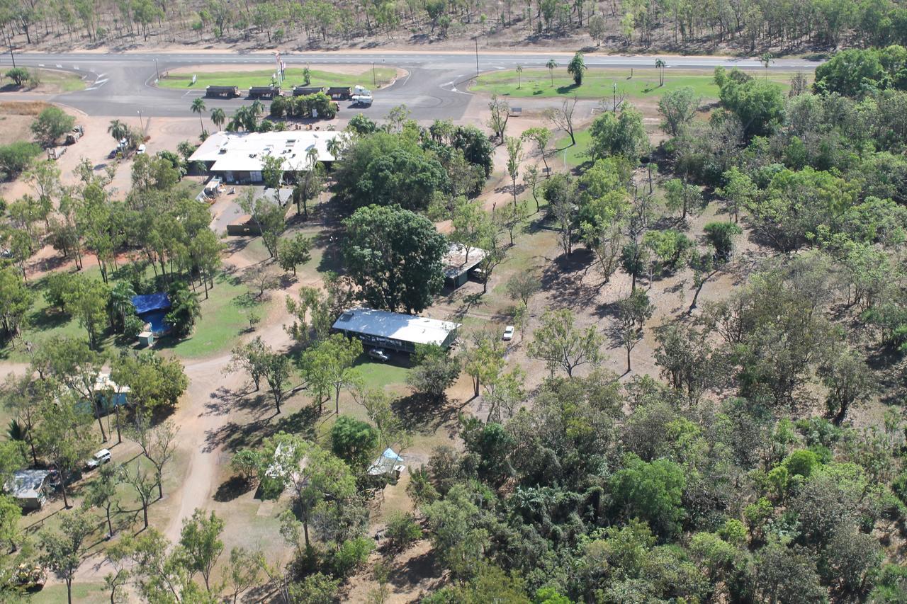 Hotel Corroboree Park Tavern à Marrakai Extérieur photo